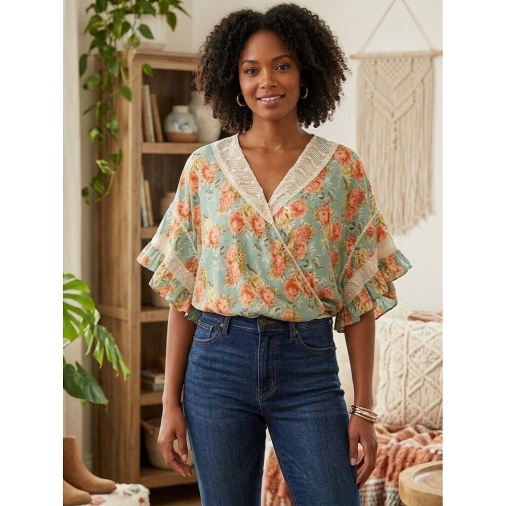​GiGio Green Floral Faux Wrap Kimono Sleeve Blouse L Cream Crochet Lace Boho